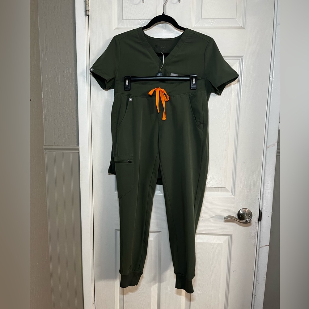 Figs scrub sets top size XS Bottom size Small in the color  Moss